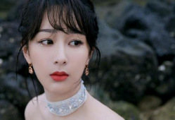 娱乐吃瓜背景女星是谁呀,揭秘当红女星背后的故事