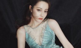 迪丽热巴八卦最新爆料,恋情曝光？事业再攀高峰背后的秘密揭晓