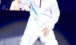 娱乐爆料嘻哈歌手有哪些,揭秘当红嘻哈歌手的崛起之路